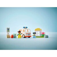 LEGO Duplo Скорая помощь и водитель 10447 Image #9