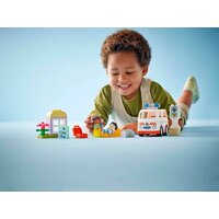 LEGO Duplo Скорая помощь и водитель 10447 Image #6