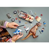 LEGO Jurassic World 76941 Погоня за карнотавром Image #10