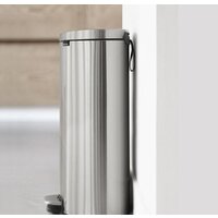 Brabantia FlatBack+ 30 л (стальной матовый с защитой от отпечатков) Image #10