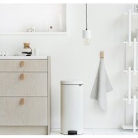 Brabantia Pedal Bin NewIcon с корзиной 30 л (белый) Image #4