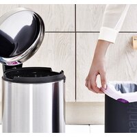 Brabantia Pedal Bin NewIcon 12 л (стальной матовый) Image #4