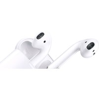 Apple AirPods 2 в зарядном футляре Image #4