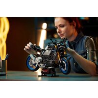 LEGO Technic 42159 Yamaha MT-10 SP Image #8