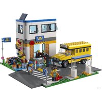 LEGO City 60329 День в школе Image #11