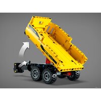 LEGO Technic 42136 John Deere 9620R 4WD Tractor Image #2