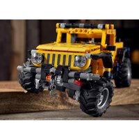 LEGO Technic 42122 Jeep Wrangler Image #15